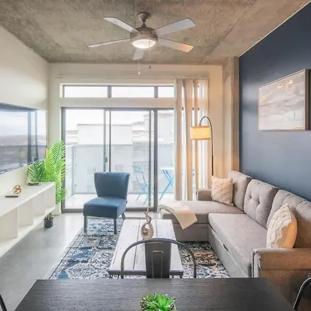 Desirable 2Bd - Central Dt, Gym, Pool, Parking Sleep8